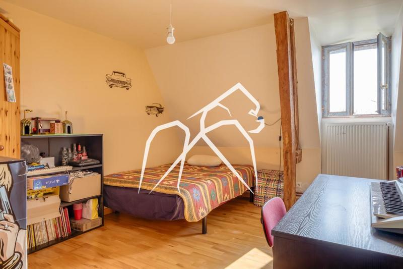 Maison ancienne - 230 m² - 8 pièces