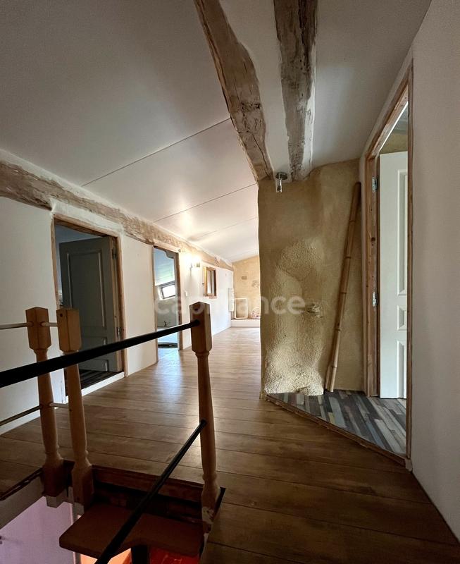 Propriété - 220 m² - 7 pièces