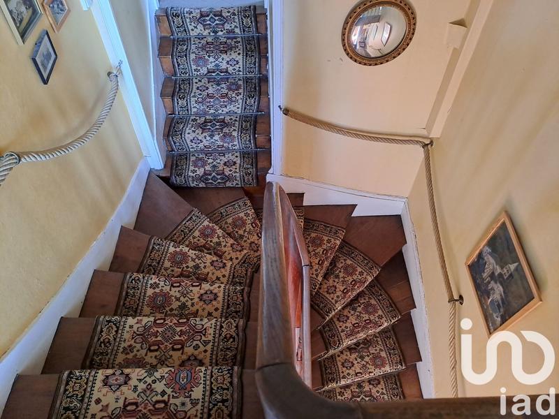 Maison - 280 m² - 12 pièces