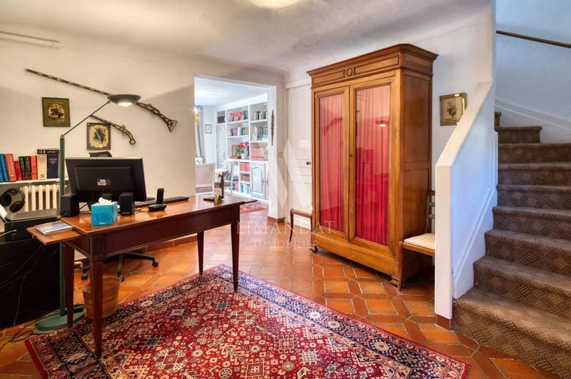 Appartement - 142 m² - 6 pièces