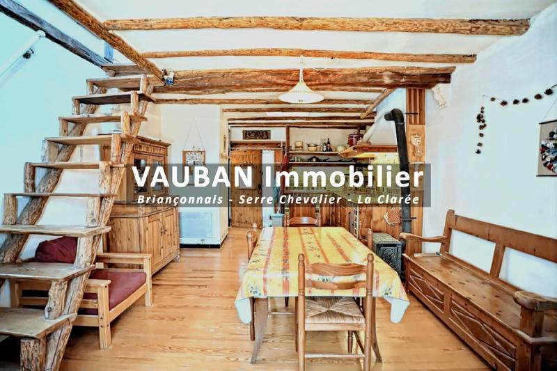 Maison - 99 m² - 5 pièces