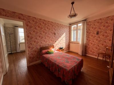 Maison traditionnelle - 161 m² - 6 pièces