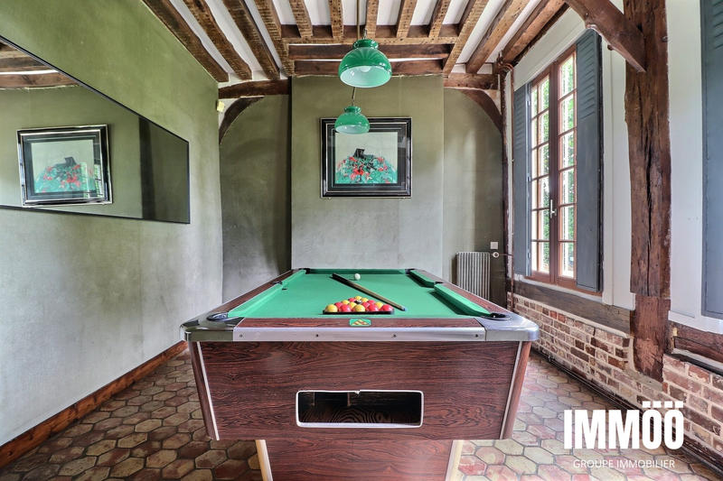 Maison - 268 m² - 12 pièces