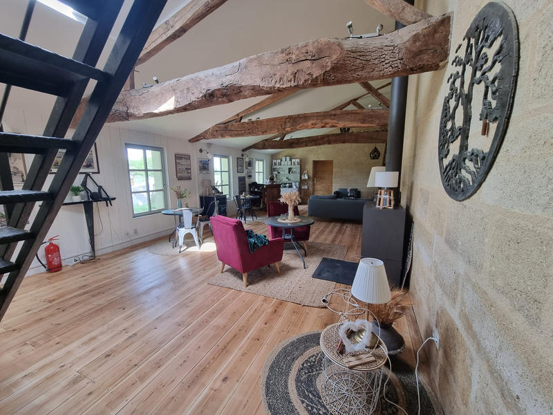 Maison - 268 m² - 8 pièces