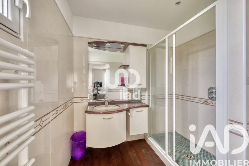 Maison - 275 m² - 8 pièces