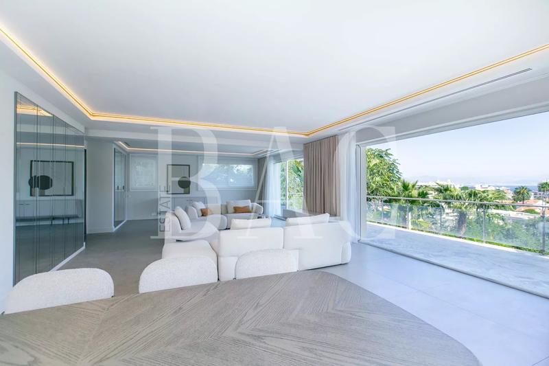 Villa - 320 m² - 8 pièces