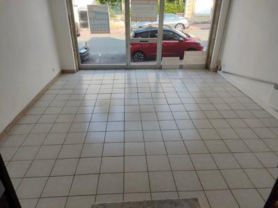 Local commercial - 74 m² - 2 pièces