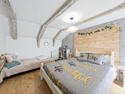 Maison - 340 m² - 12 pièces