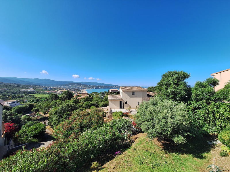 Maison - 210 m² - 7 pièces