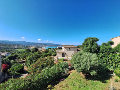 Maison - 210 m² - 7 pièces