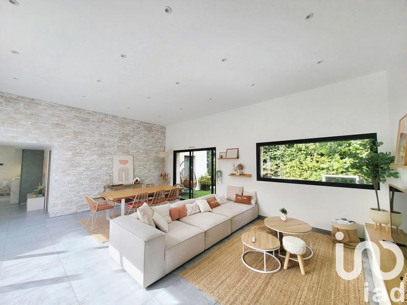 Maison - 265 m² - 9 pièces