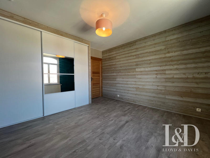 Maison - 460 m² - 18 pièces