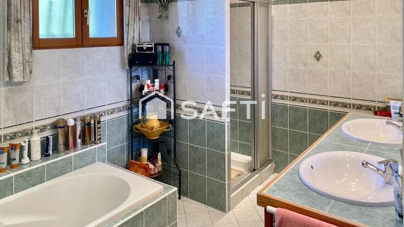 Maison - 136 m² - 4 pièces