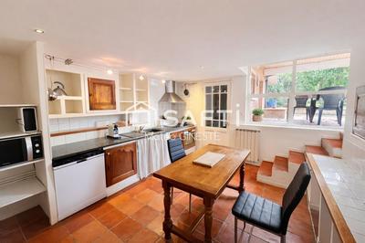 Maison - 192 m² - 9 pièces