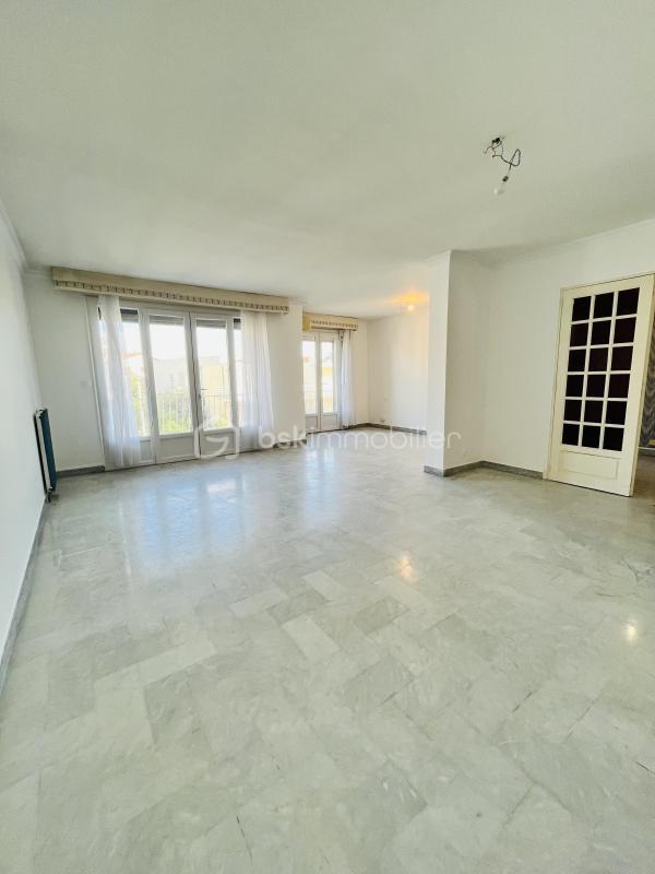 Appartement - 90 m² - 4 pièces