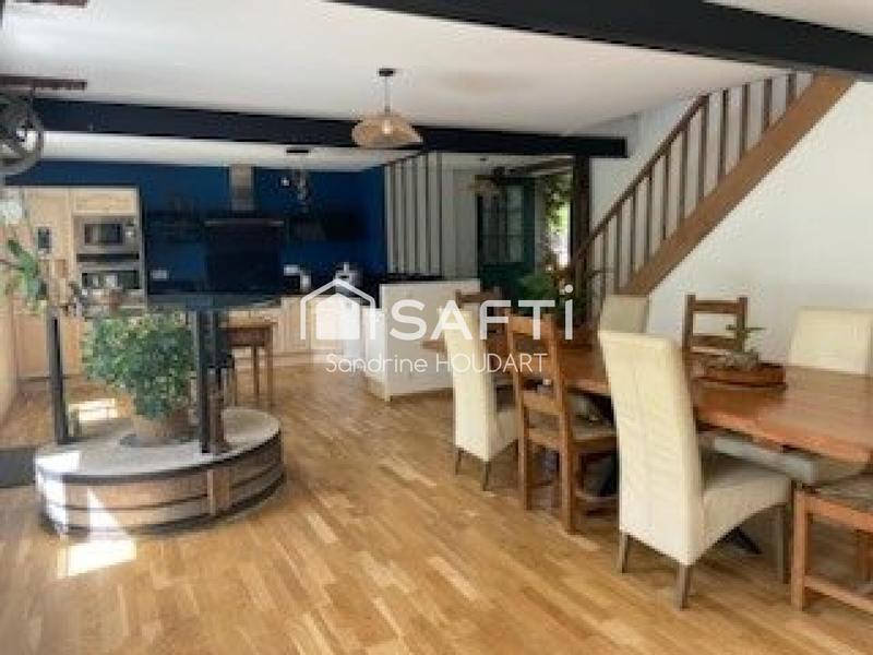 Maison - 330 m² - 11 pièces