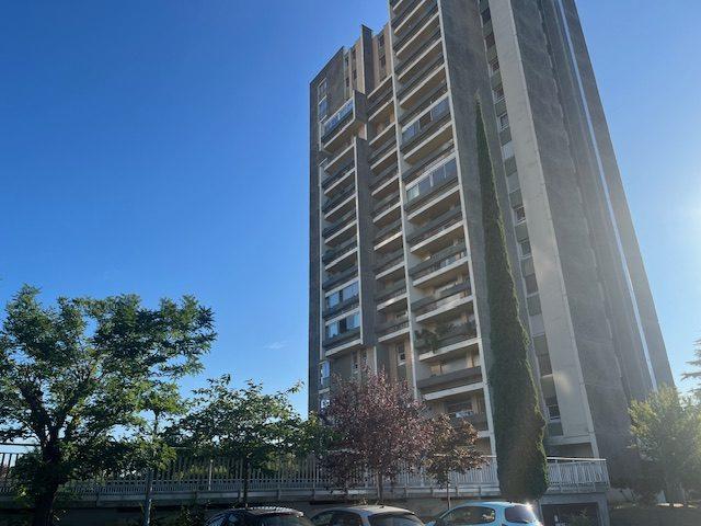 Appartement - 81 m² - 3 pièces