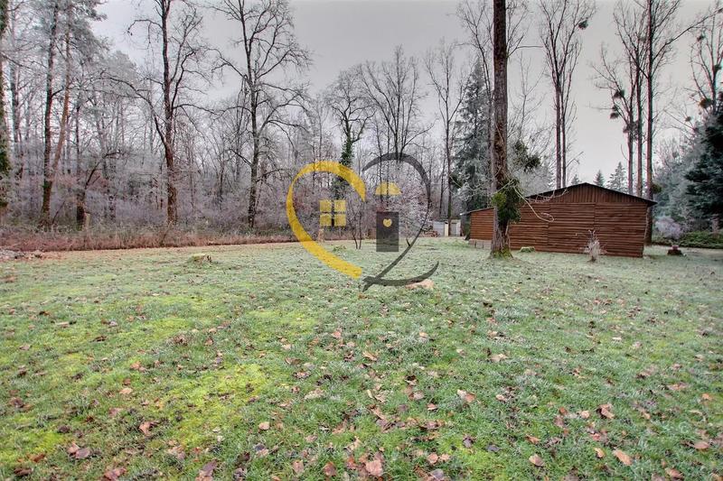 Terrain inconstructible - 10 477 m²