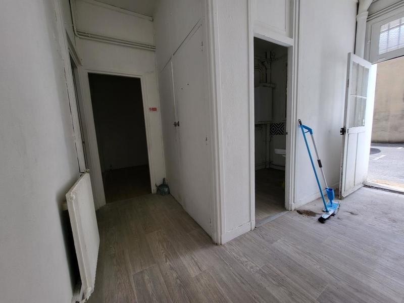 Divers - 49 m² - 2 pièces