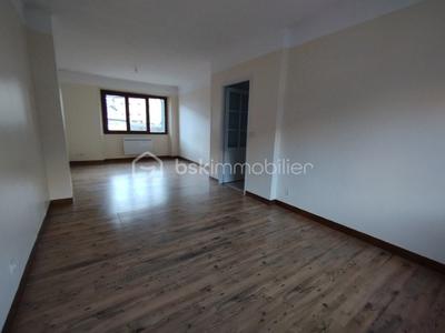 Appartement - 79 m² - 4 pièces