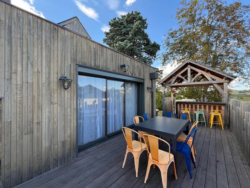 Maison - 215 m² - 9 pièces