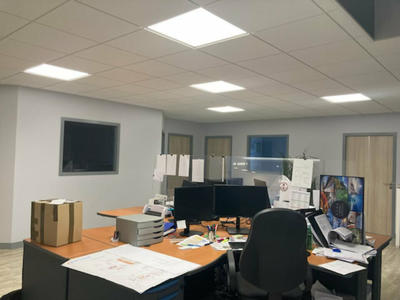 Local d'activité / Entrepôt - 766 m²