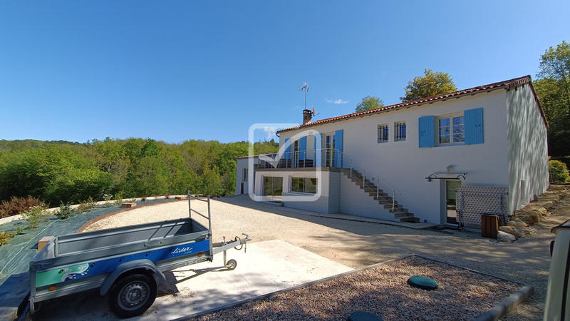 Maison - 171 m² - 7 pièces