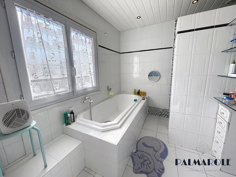 Maison de ville - 111 m² - 4 pièces