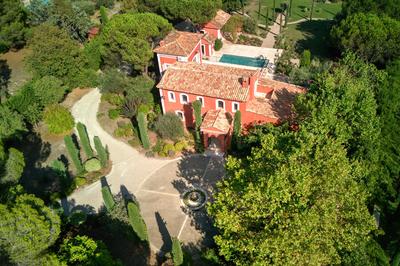 Maison - 400 m² - 9 pièces