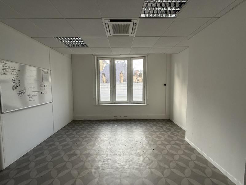 Local commercial - 138 m² - 5 pièces