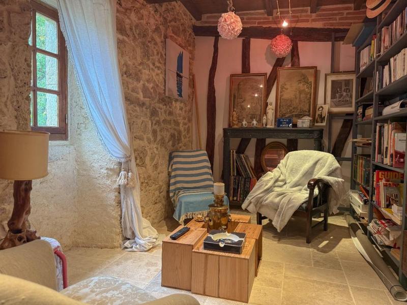 Maison - 363 m² - 10 pièces