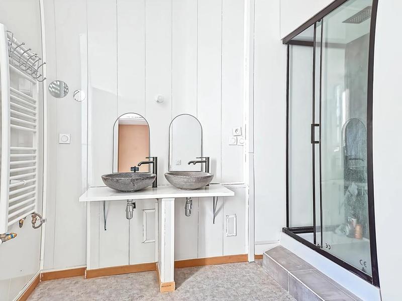 Maison - 177 m² - 8 pièces