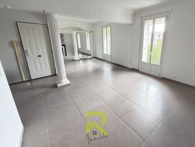 Appartement - 106 m² - 4 pièces