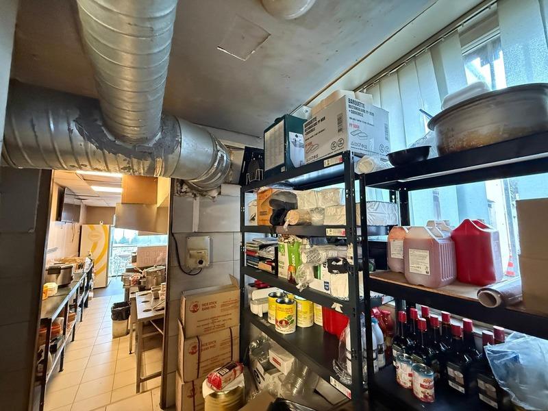 Local commercial - 100 m² - 2 pièces