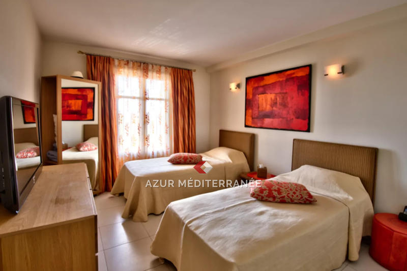 Villa - 298 m² - 6 pièces