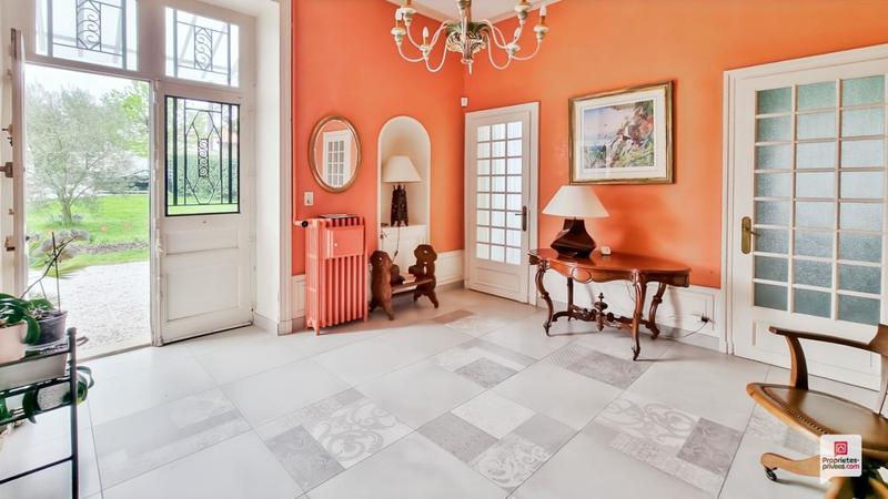 Demeure - 320 m² - 12 pièces