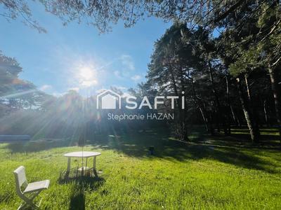 Maison - 330 m² - 8 pièces