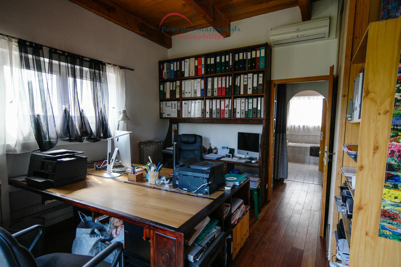 Maison - 230 m² - 6 pièces