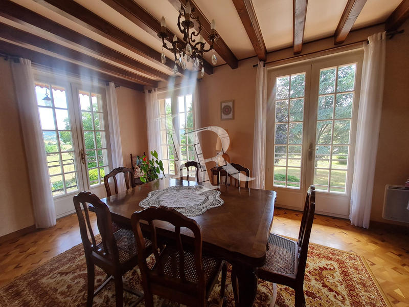 Maison - 101 m² - 6 pièces