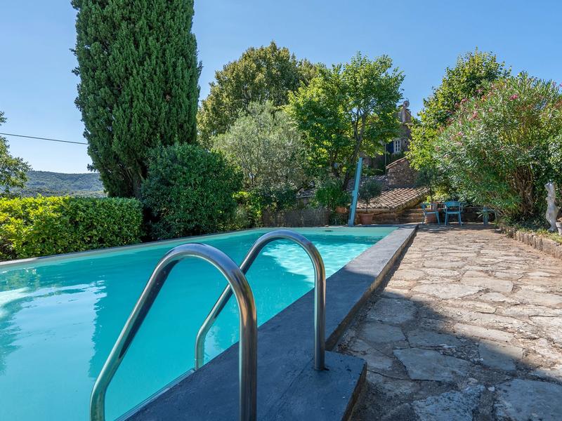 Maison - 485 m² - 12 pièces