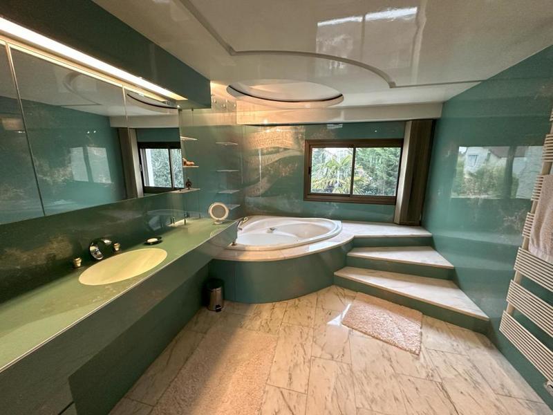 Maison d'architecte - 218 m² - 5 pièces