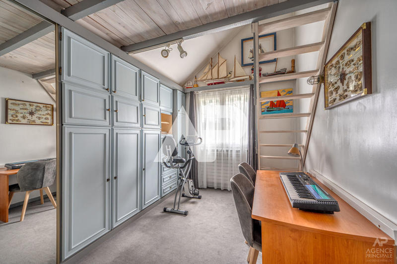 Maison - 152 m² - 8 pièces