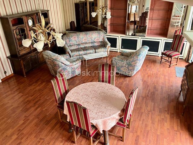 Appartement - 144 m² - 5 pièces