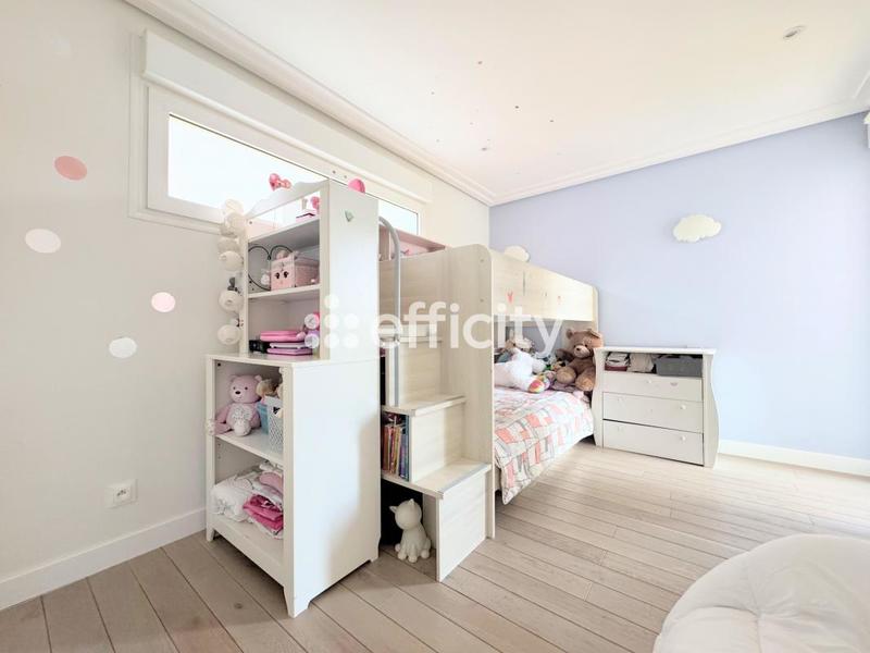 Maison - 170 m² - 7 pièces