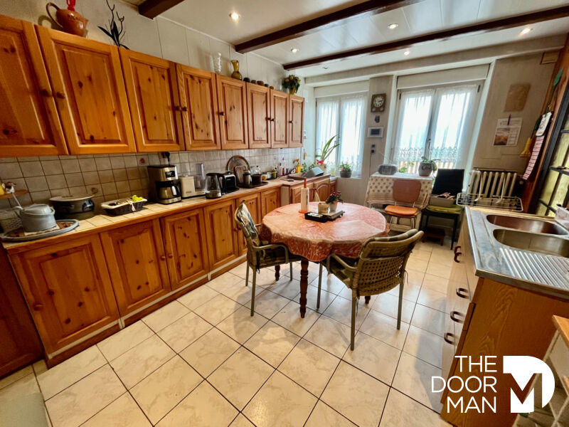 Maison - 96 m² - 5 pièces