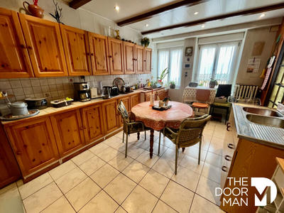 Maison - 96 m² - 5 pièces