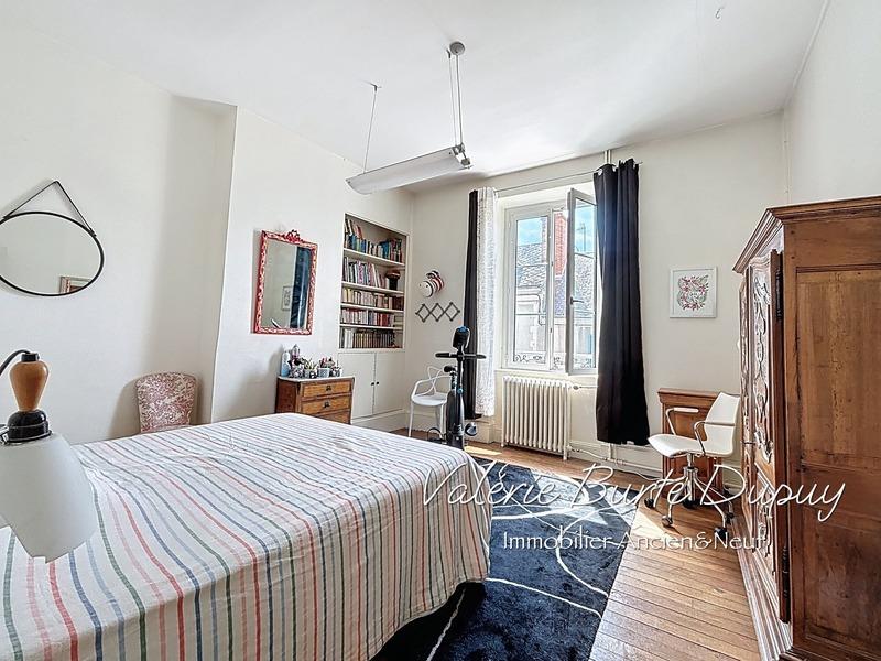 Maison - 184 m² - 7 pièces