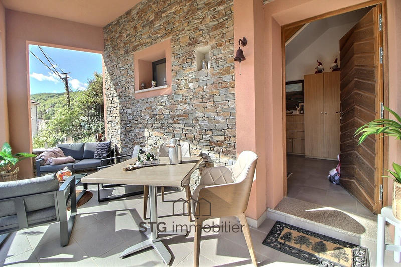 Maison - 185 m² - 5 pièces