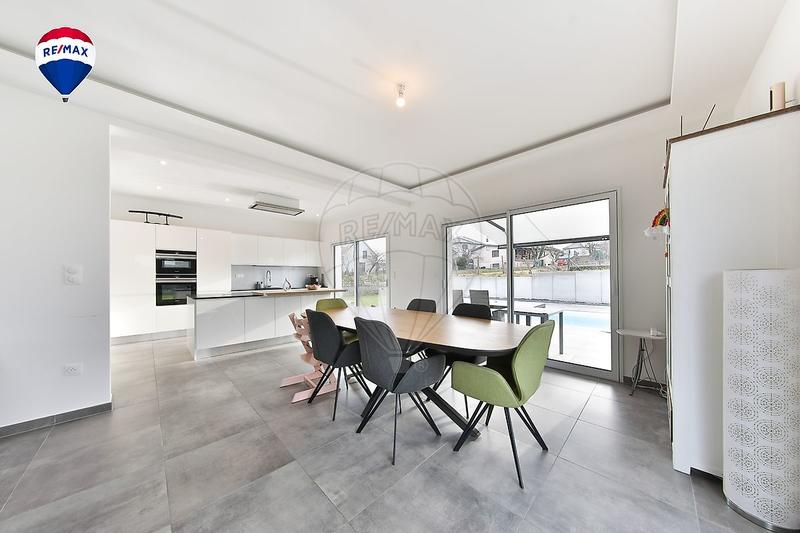 Maison - 160 m² - 6 pièces