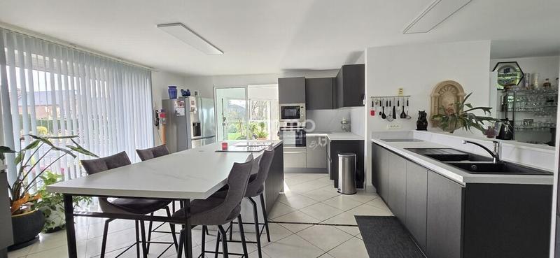 Maison - 232 m² - 6 pièces